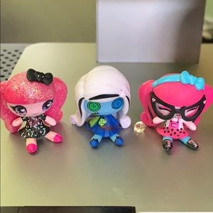 3 Mini Figures